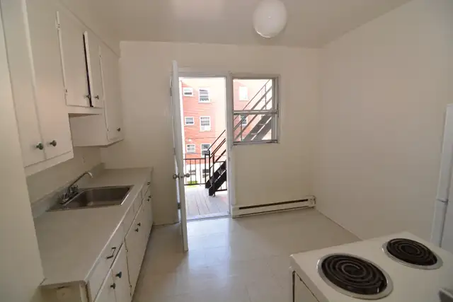 NDG  4½   Parking      Storage  near Loyola (Concordia) - Photo 6