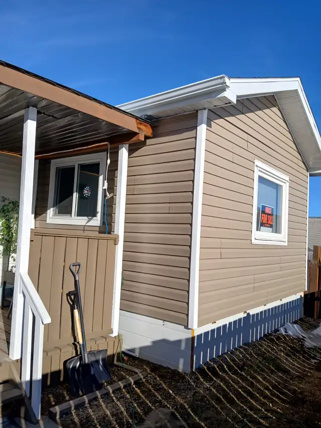 $139,900 Mobile Home in Calmar 2 BED 2 BATH - Photo 7