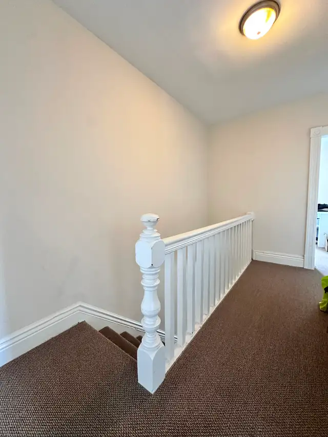 Spacious Townhouse For Rent I 3 Bdrm Close To Downtown - Photo 3