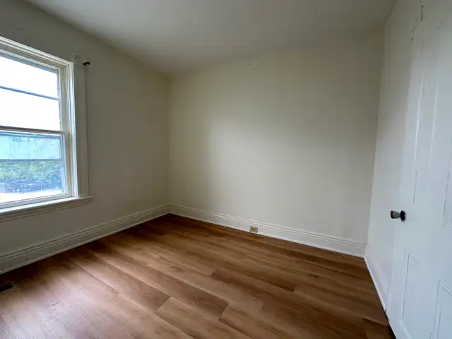 Spacious Townhouse For Rent I 3 Bdrm Close To Downtown - Photo 7