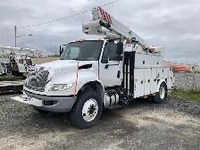 2016 International 4400 Altec T441M Bucket Truck - Photo 2