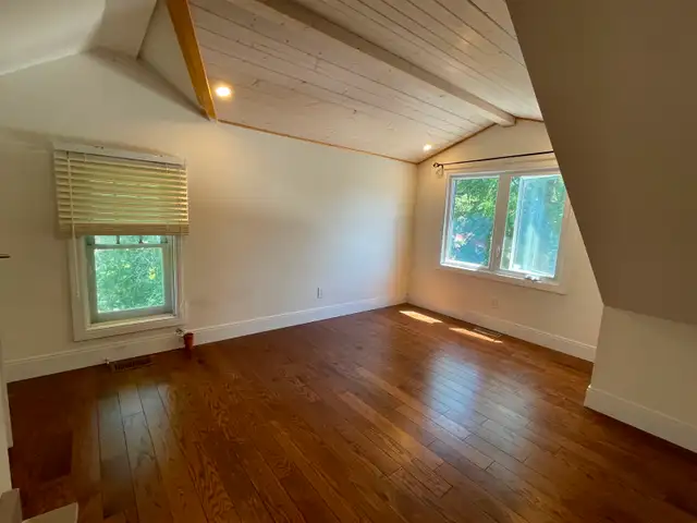 ATTN TRENT STUDENTS! Spacious 5/6 BdRm Home I EdgeOf Downtown - Photo 2