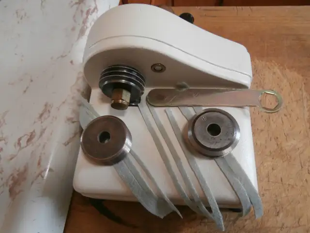 Rug Hooking Cutter Bliss , Blades 8 ,5, 3