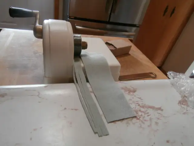 Rug Hooking Cutter Bliss , Blades 8 ,5, 3 - Photo 3