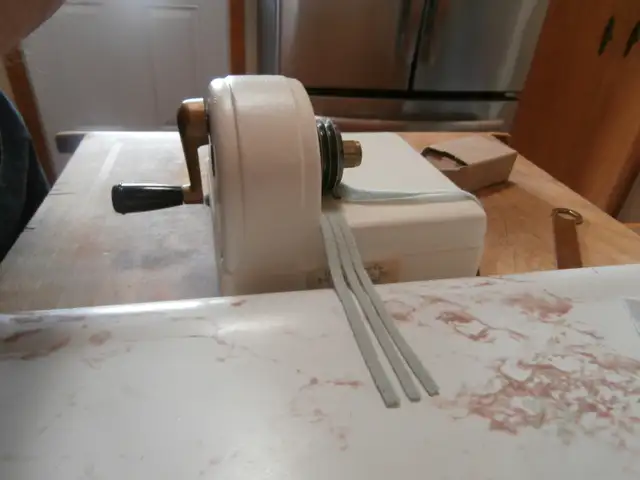 Rug Hooking Cutter Bliss , Blades 8 ,5, 3 - Photo 4