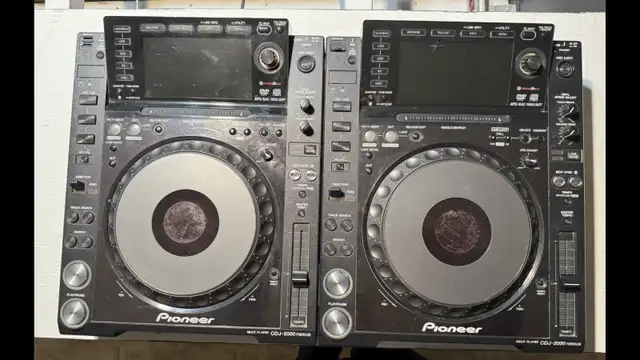 (2) Pioneer CDJ2000 nexus one decks