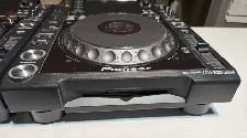(2) Pioneer CDJ2000 nexus one decks - Photo 3
