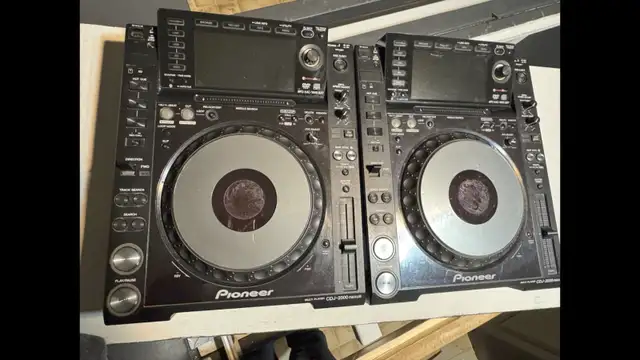 (2) Pioneer CDJ2000 nexus one decks - Photo 5