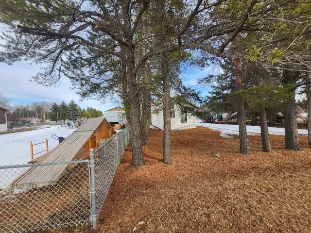 house for rent in thorsby - Photo 2