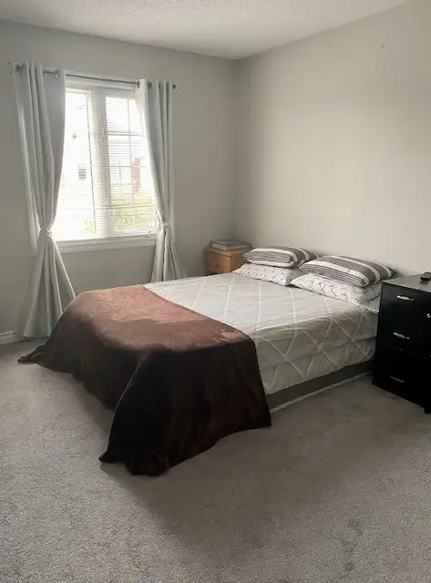 End Unit Three Bedroom townhouse Stittsville Kanata Ottawa - Photo 7