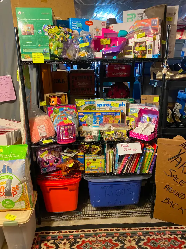 Indoor 300  item Living Estate Sale in Ingersoll - Photo 2