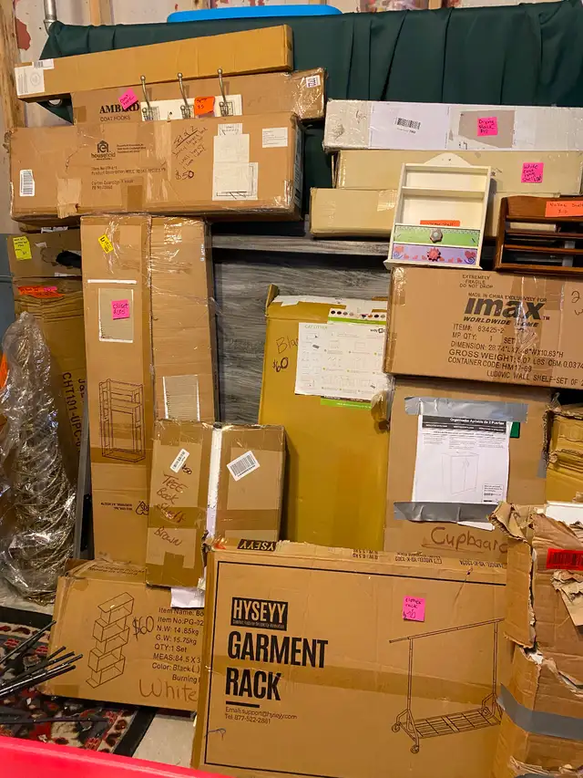 Indoor 300  item Living Estate Sale in Ingersoll - Photo 3