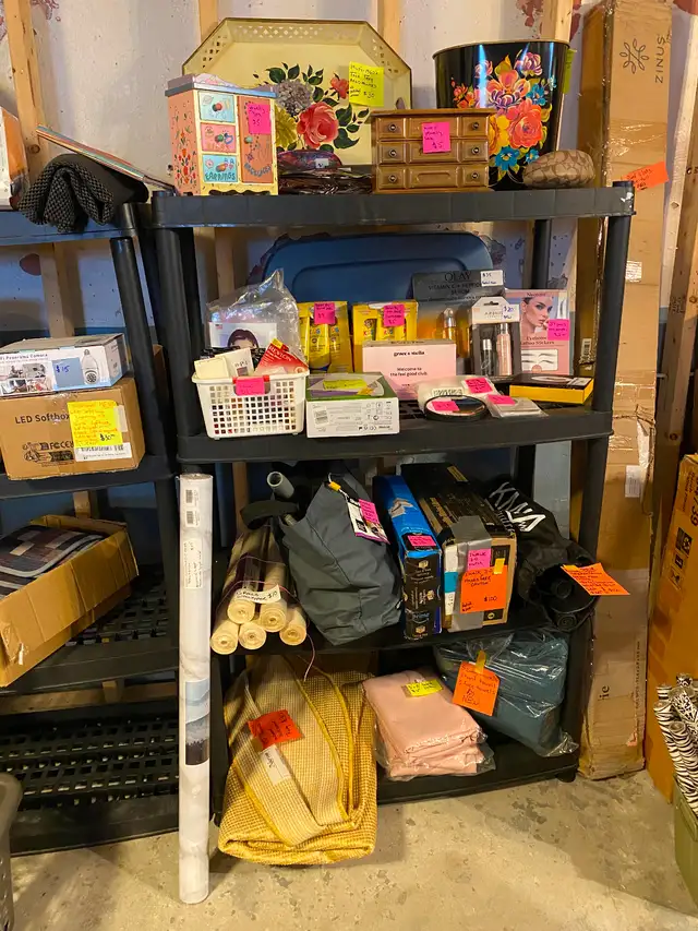 Indoor 300  item Living Estate Sale in Ingersoll - Photo 8