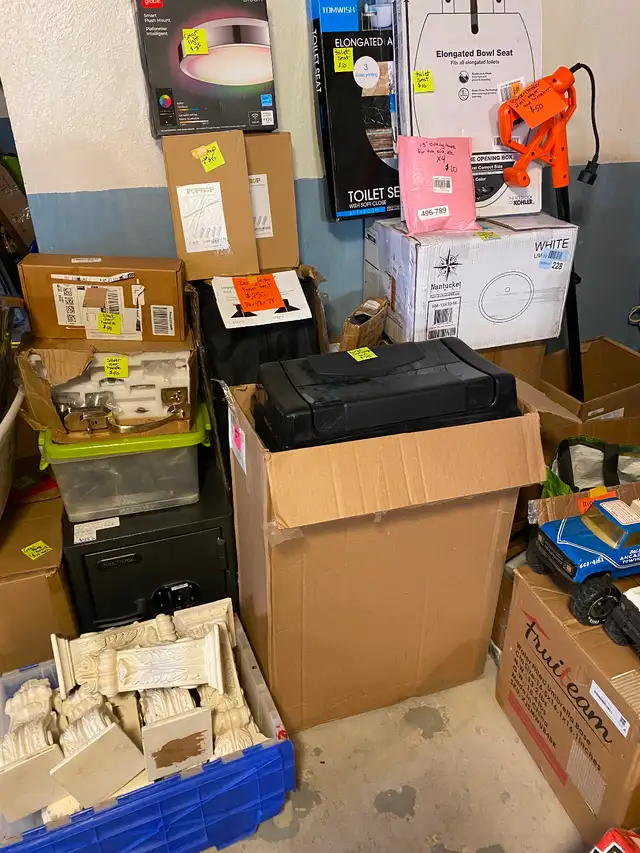 Indoor 300  item Living Estate Sale in Ingersoll - Photo 9