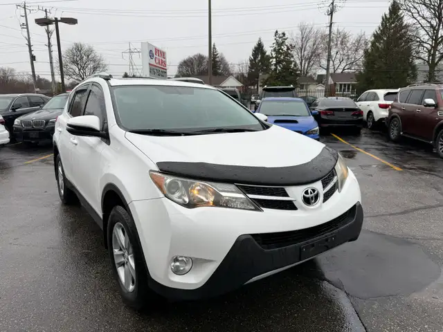 2014 Toyota RAV4 XLE, no accident, top condition!