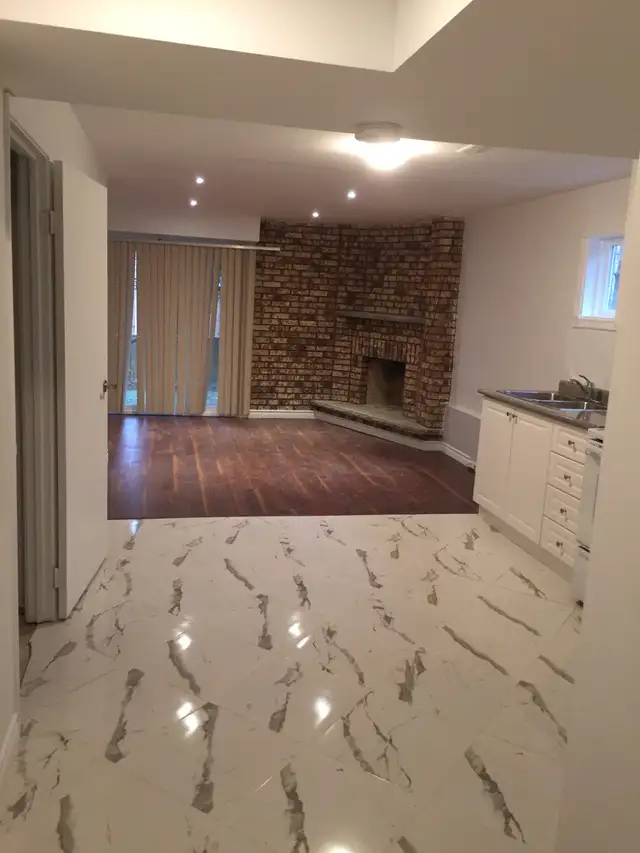 Thornhill/Markham 1 Bed Ensuite Bath (Basement Walk Out) - Photo 2