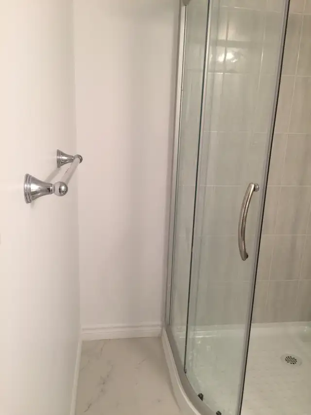 Thornhill/Markham 1 Bed Ensuite Bath (Basement Walk Out) - Photo 4