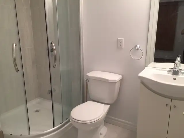 Thornhill/Markham 1 Bed Ensuite Bath (Basement Walk Out) - Photo 6