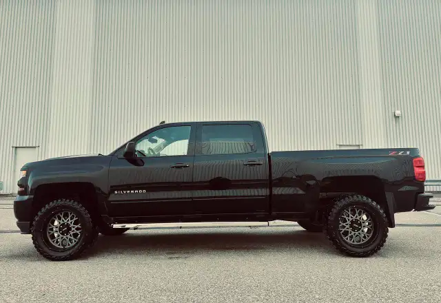 2018 Chevrolet Silverado 1500 4WD Crew Cab 2LT Z71 Lifted Custom - Photo 2