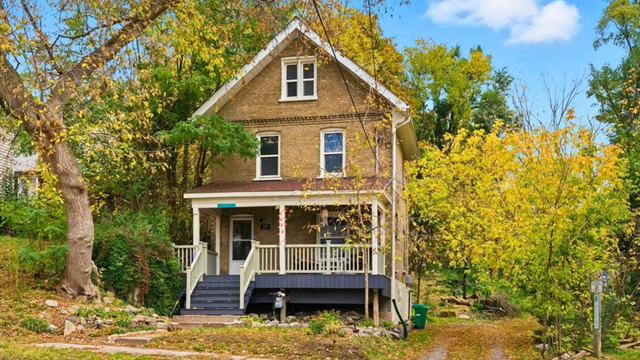 STUDENTS ⚠️ LOCK THIS IN NOW! 3 Bdrm Steps To EVERYTHING - Photo 9