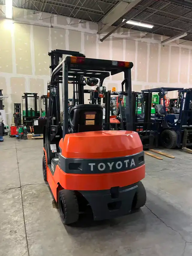 Toyota 5500lbs Electric Forklift