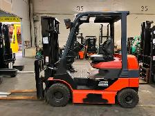 Toyota 5500lbs Electric Forklift - Photo 2