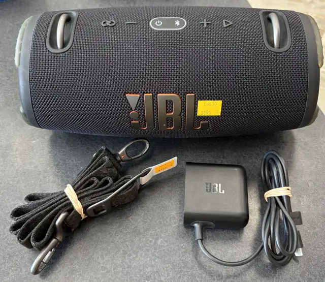 JBL XTream 3 Bluetooth Speaker with Strap & Charger