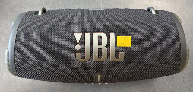 JBL XTream 3 Bluetooth Speaker with Strap & Charger - Photo 3