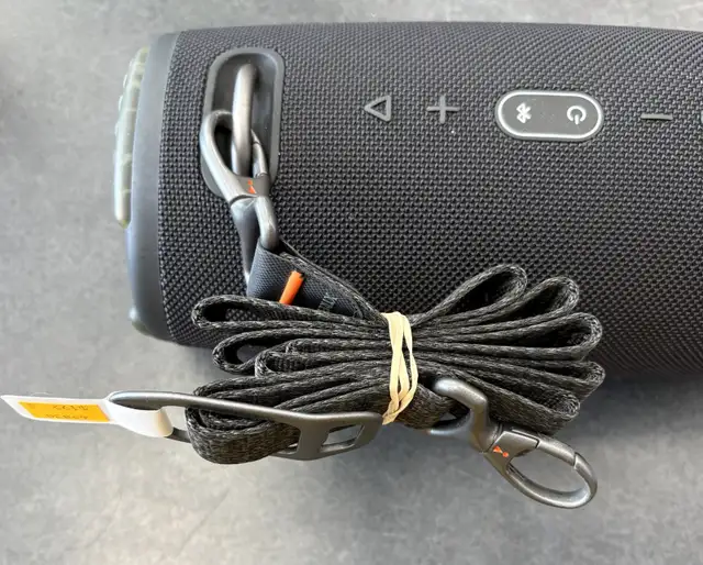 JBL XTream 3 Bluetooth Speaker with Strap & Charger - Photo 5