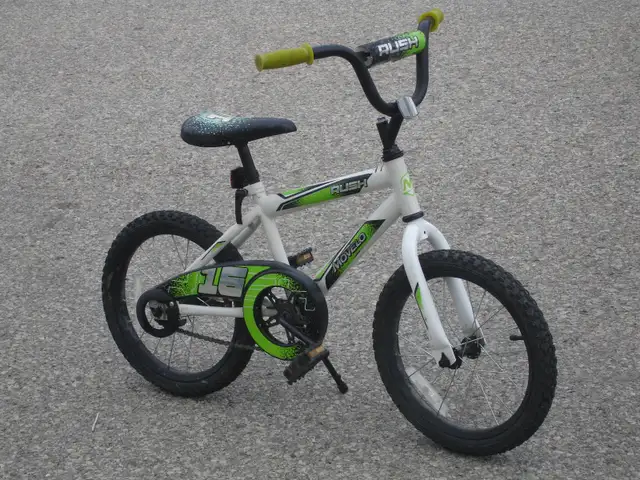 BOY'S SIZE 16' MOVELO RUSH MOUNTAIN BIKE FIRST $45.00 FIRM!