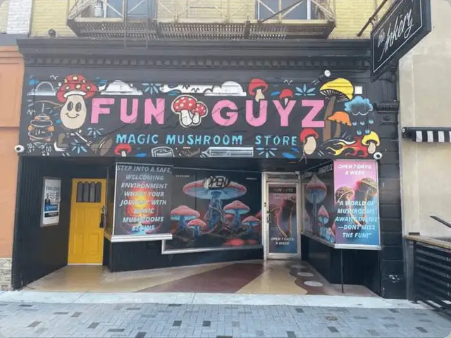 Dispensary - FunGuyz - Photo 5