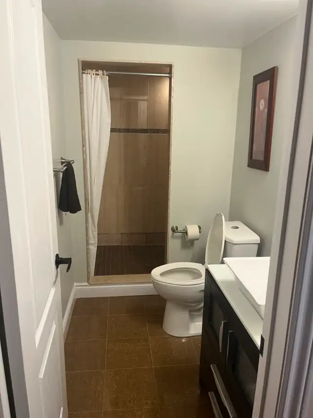 Room for Rent in Brampton - Photo 5