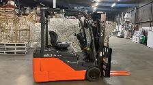 Toyota 4400lbs electric forklift reach 14.1 feet