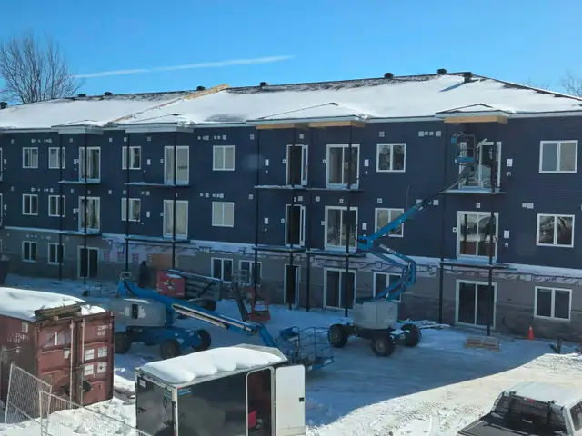 RUSSELL APARTMENT FOR RENT - 1 MONTH FREE