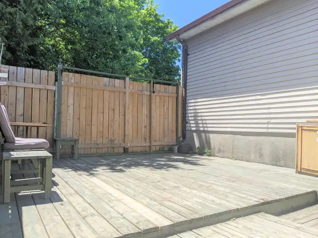 LARGE 1 BEDROOM DEN-LOWER APT-UTILITIES INCLUDED-WEST KITCHENER - Photo 10