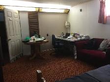 Spacious quiet furnished room close to Kennedy subway stn