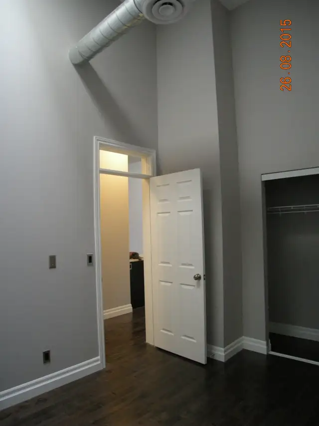 1 Bedroom Plus Den in The Hub - Close to Queens&KHSC - Photo 5