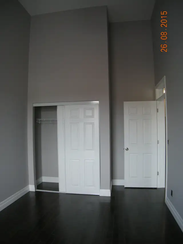 1 Bedroom Plus Den in The Hub - Close to Queens&KHSC - Photo 7