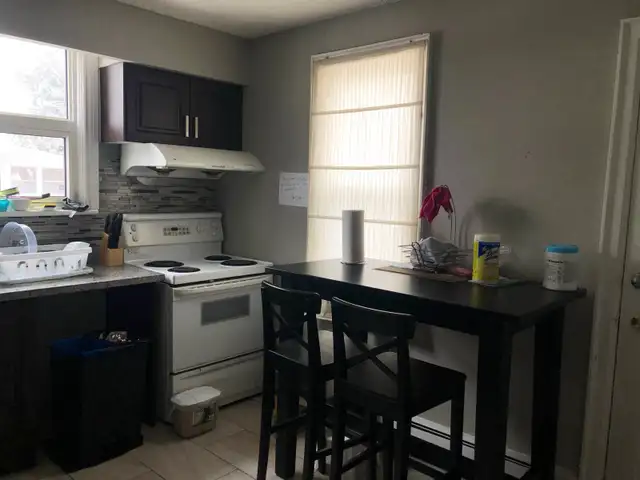 Sublet - Room for Rent in McMaster Student House - Photo 5