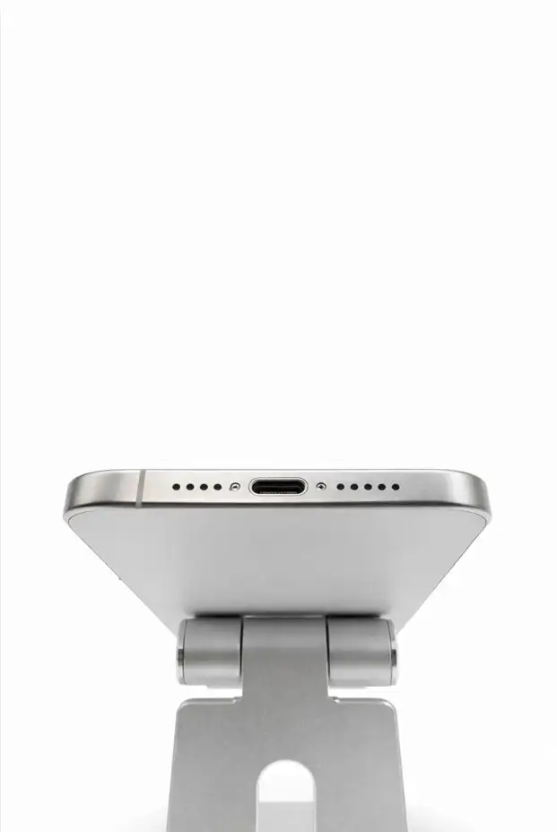 Apple iPhone 15 Pro 512GB - White Titanium (Unlocked) - $649 - Photo 4