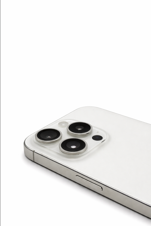 Apple iPhone 15 Pro 512GB - White Titanium (Unlocked) - $649 - Photo 9