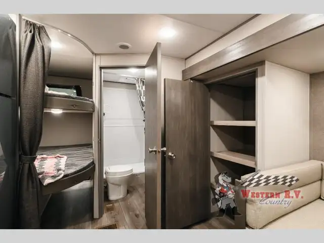 2026 Coachmen RV Catalina Summit Series 8 231BHS - Photo 9