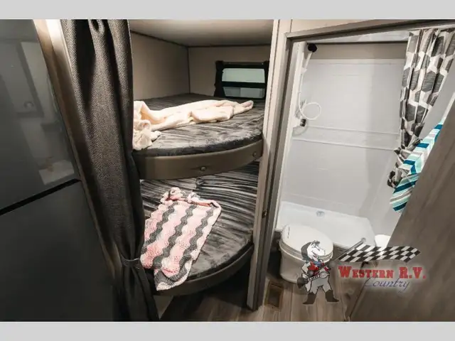 2026 Coachmen RV Catalina Summit Series 8 231BHS - Photo 11