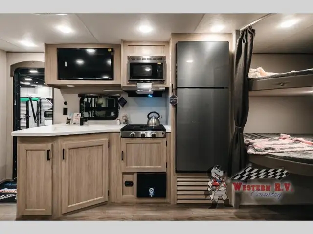 2026 Coachmen RV Catalina Summit Series 8 231BHS - Photo 12