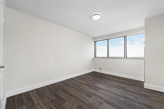 2 Bedroom Apartment for Rent - 7230 Darcel Ave - Photo 3