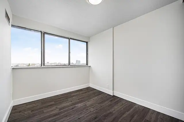 2 Bedroom Apartment for Rent - 7230 Darcel Ave - Photo 8