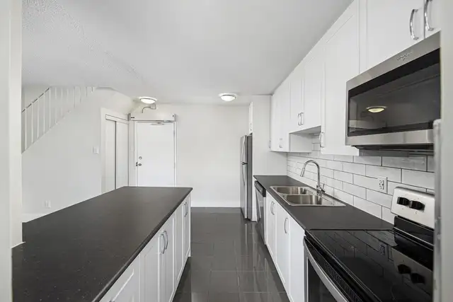 2 Bedroom Apartment for Rent - 7230 Darcel Ave - Photo 14