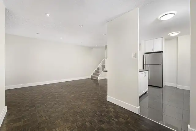 2 Bedroom Apartment for Rent - 7280 Darcel Ave - Photo 7