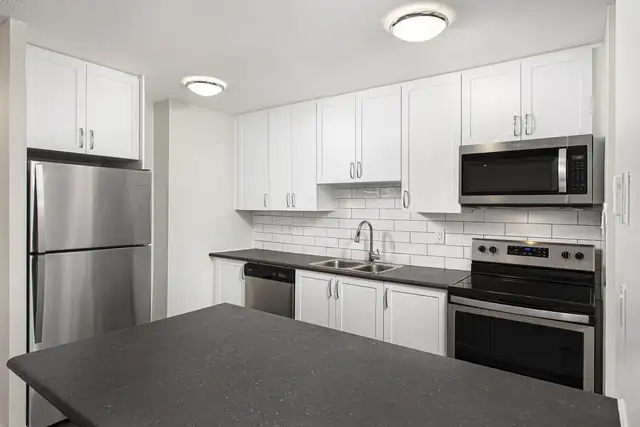 2 Bedroom Apartment for Rent - 7280 Darcel Ave - Photo 9