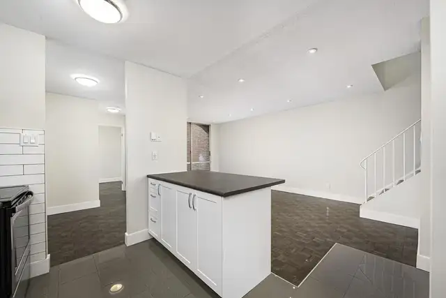 2 Bedroom Apartment for Rent - 7280 Darcel Ave - Photo 16